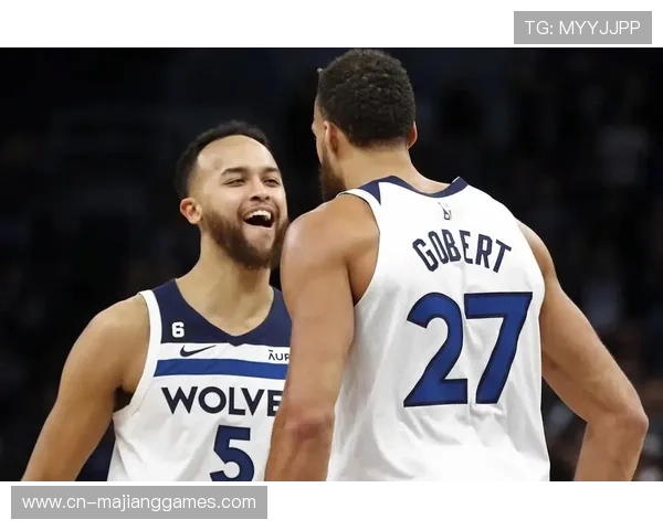 戈贝尔谈森林狼防守:沟通是关键,目标最佳防守球员 戈贝尔谈森林狼防守:沟通是关键,目标最佳防守球员